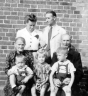 Waterstradt, Hermann u. Gerda m. Eltern und Kindern